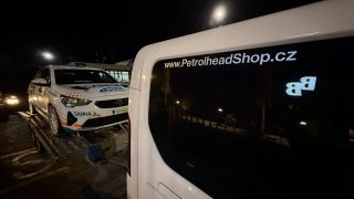 Obě auta na @silmetrallypribram úspěšně v cíli a ještě jsme zachránili vítěze Rallysprint série @jakubjancik a @jurcikjan...