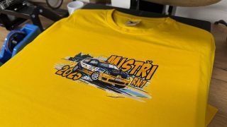 👀 Malé předvánoční překvápko pro @rapichteam 🎄 #mistri #rally #petrolhead #apparel #flatout #surprise #gift #christmas